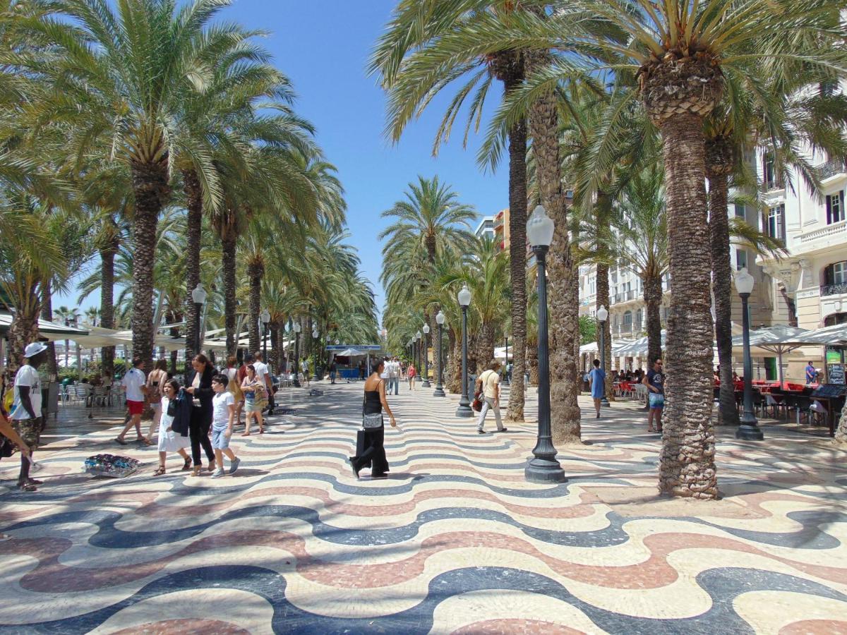 Apartamentos Playa Postiguet Alicante Esterno foto