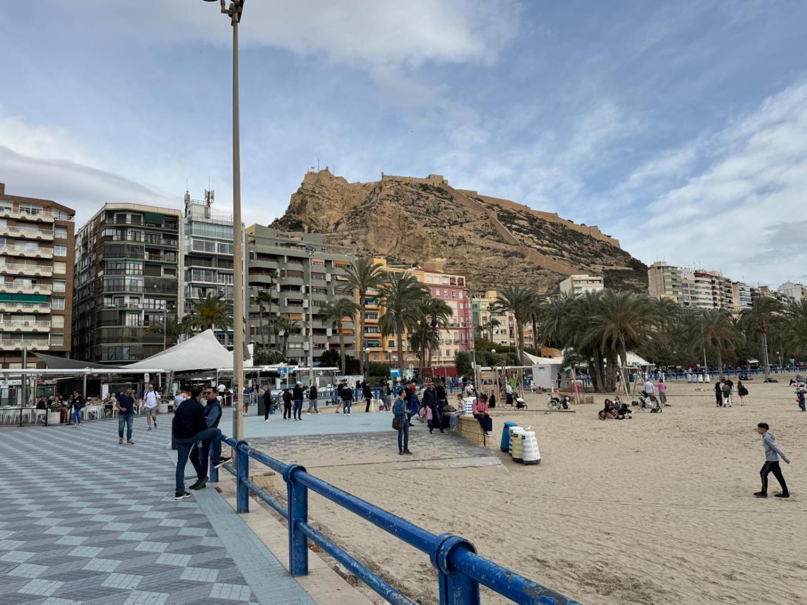 Apartamentos Playa Postiguet Alicante Esterno foto